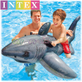 Надуваема бяла акула с дръжки Intex 57525